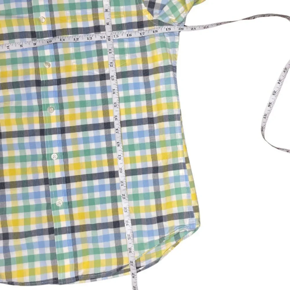 Banana Republic features vibrant